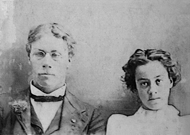 photo_gibson_lee_and_verna.jpg (59656 bytes)